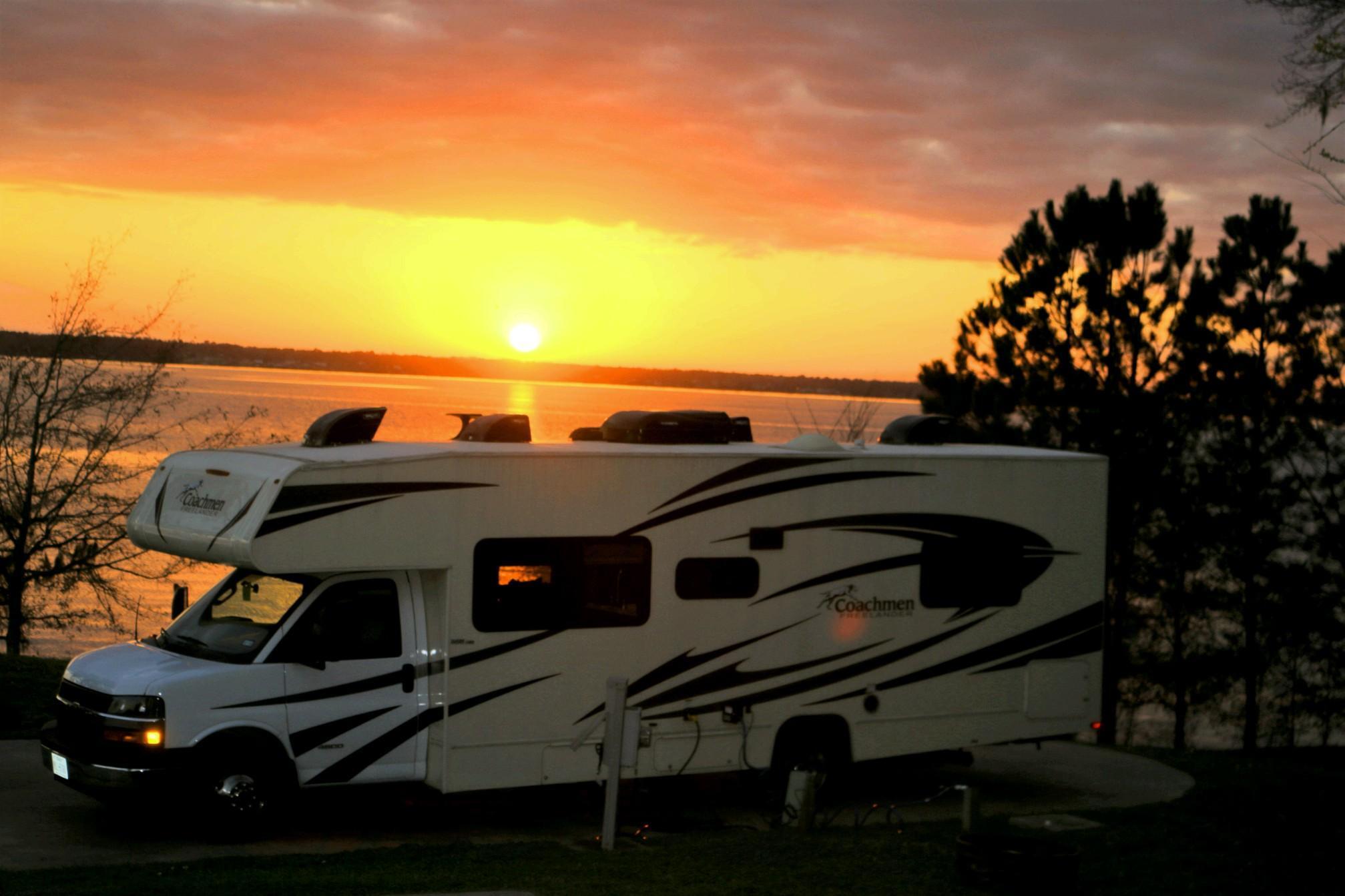 2019 COACHMEN FREELANDER 27QB