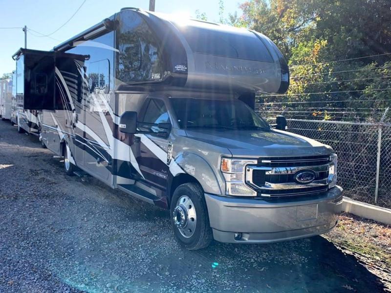 2022 THOR MOTOR COACH MAGNITUDE XG32