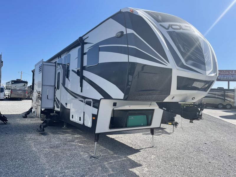 2015 DUTCHMEN VOLTAGE 3990