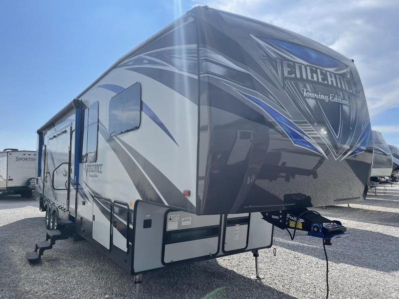 2017 FOREST RIVER VENGEANCE 40D12