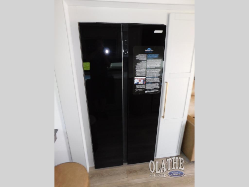 A photo of this 2026 Brinkley MODEL Z
