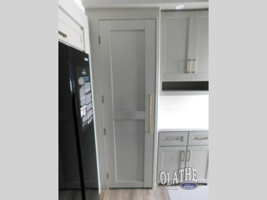 A photo of this 2026 Brinkley MODEL Z