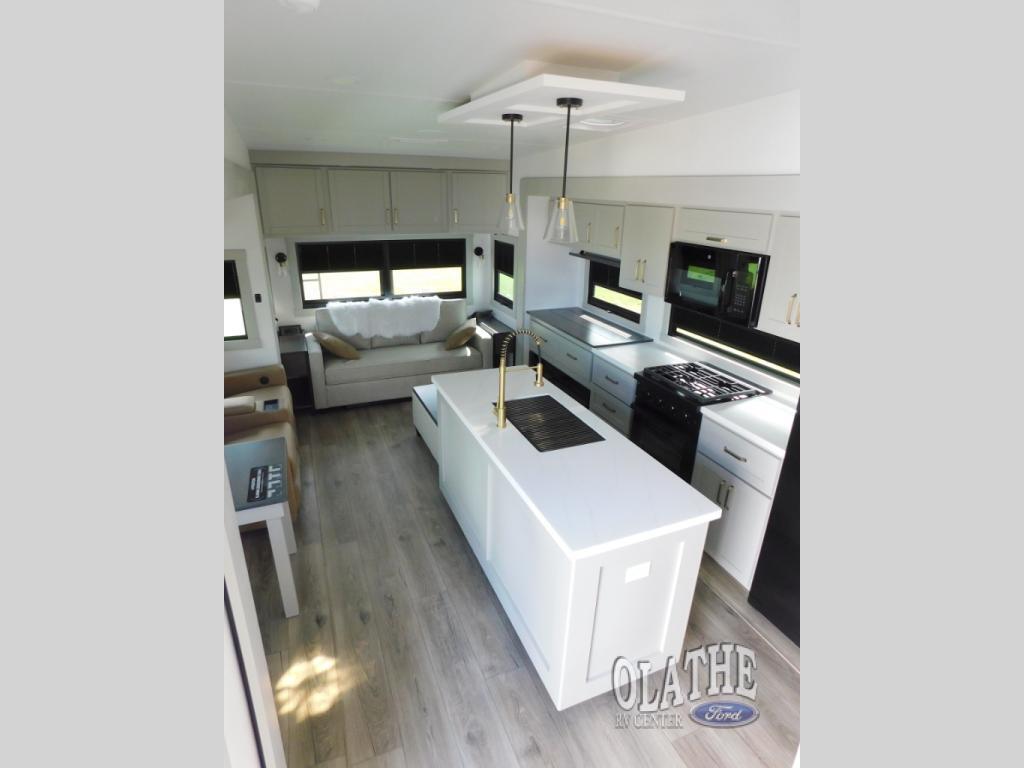 A photo of this 2026 Brinkley MODEL Z