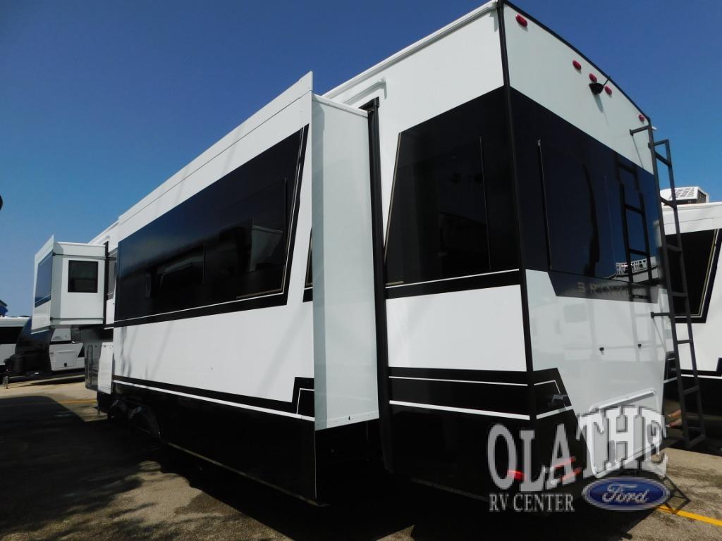A photo of this 2026 Brinkley MODEL Z