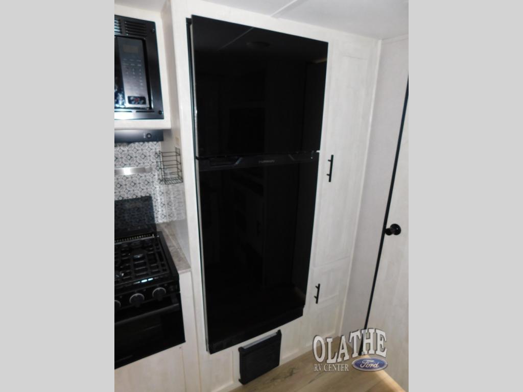 A photo of this 2023 Shasta RVs Shasta 25RB