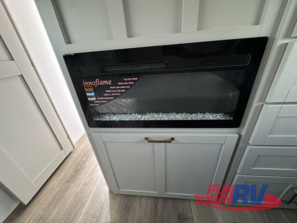 A photo of this 2026 Brinkley MODEL Z AIR