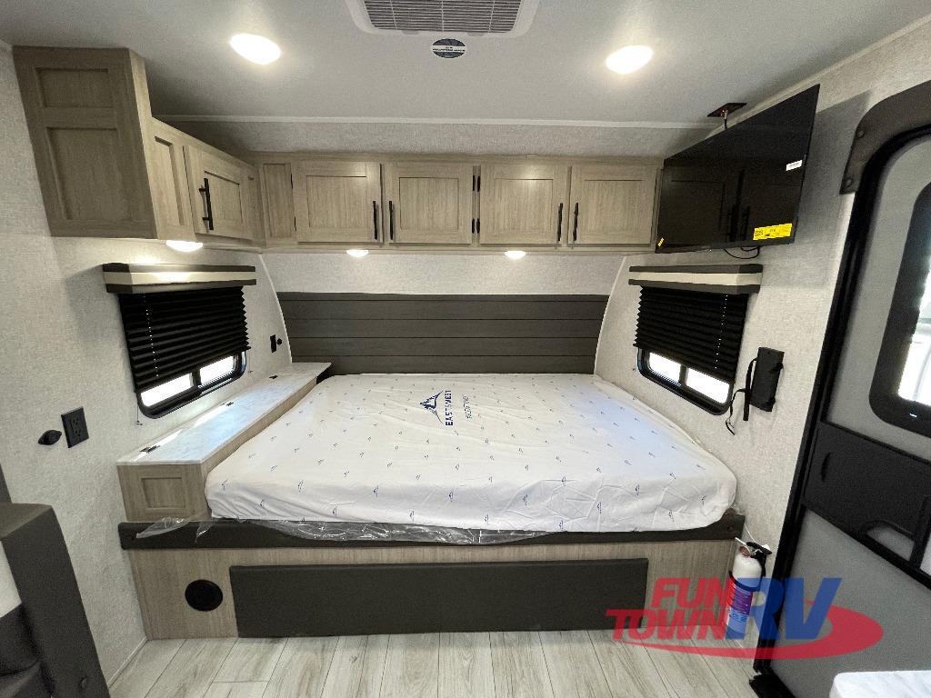 A photo of this 2026 EAST TO WEST Della Terra 191BH