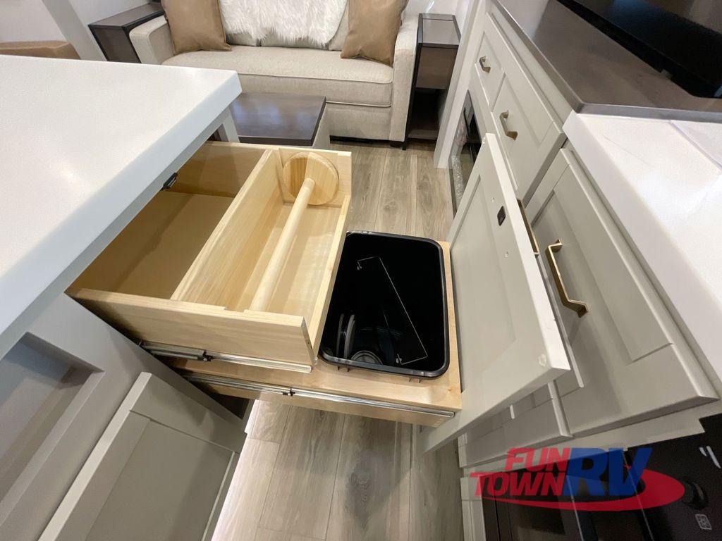 A photo of this 2026 Brinkley MODEL Z