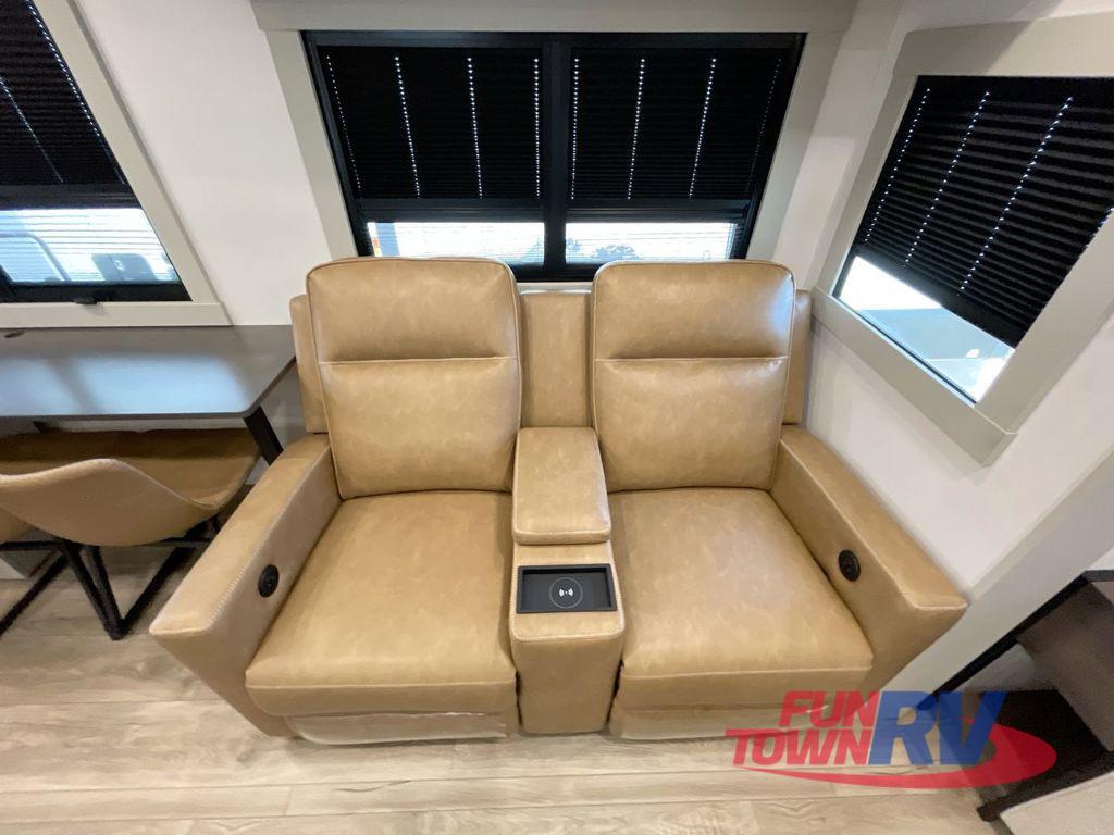 A photo of this 2026 Brinkley MODEL Z