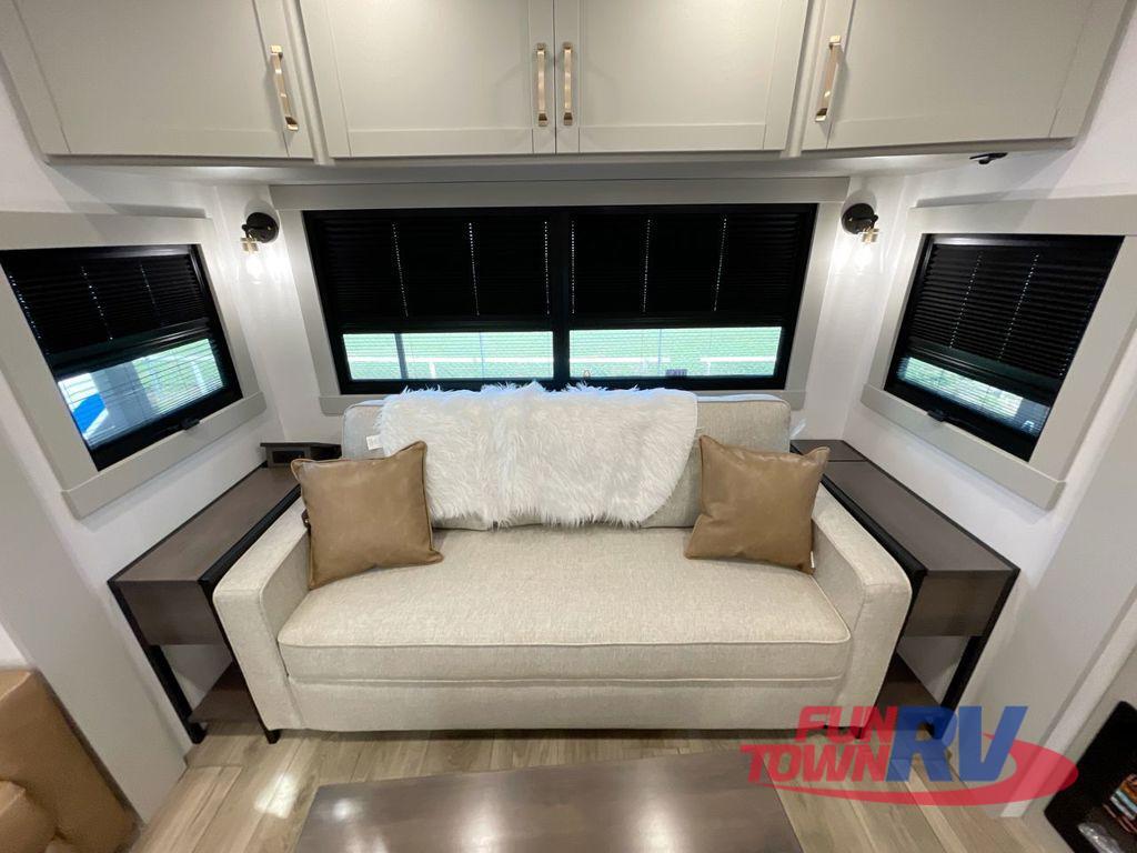 A photo of this 2026 Brinkley MODEL Z