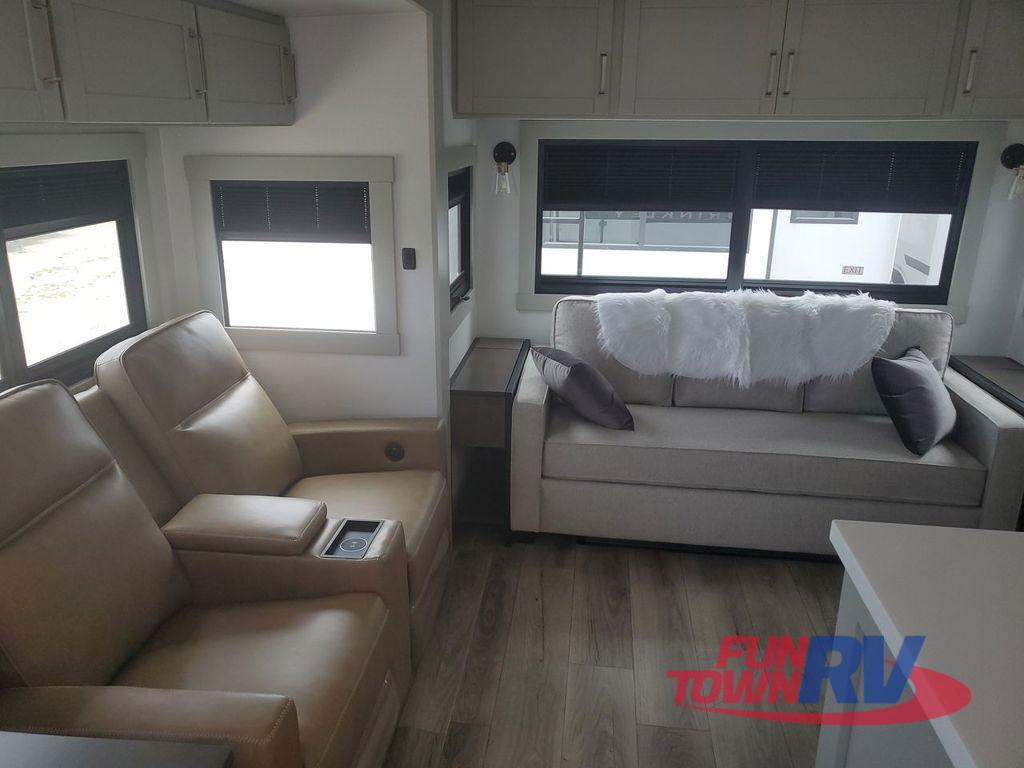 A photo of this 2026 Brinkley MODEL Z
