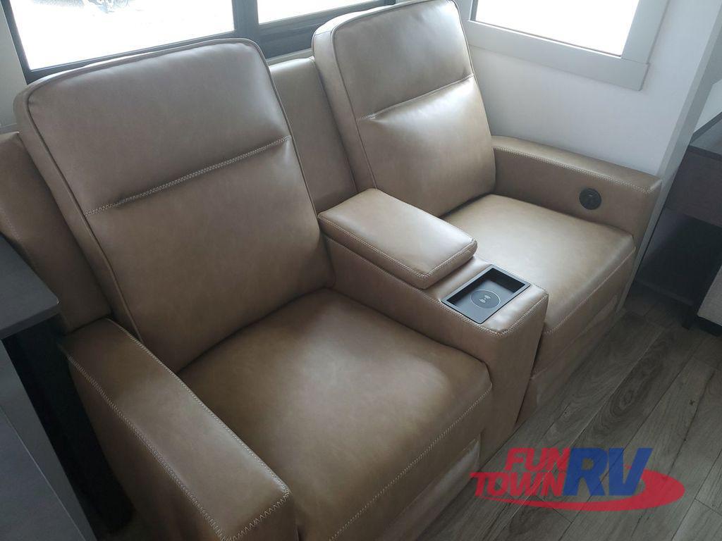 A photo of this 2026 Brinkley MODEL Z