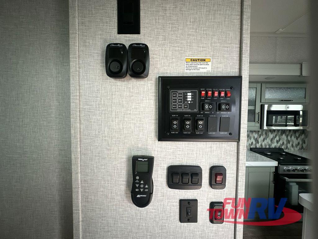 A photo of this 2025 Redwood RV Regency 3951BAM