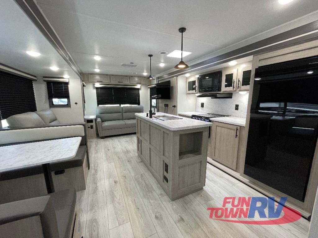 A photo of this 2026 EAST TO WEST Della Terra 272RL