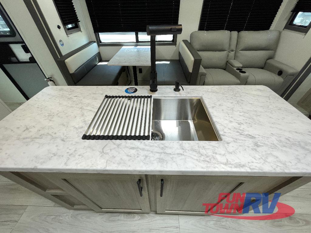 A photo of this 2026 EAST TO WEST Della Terra 272RL