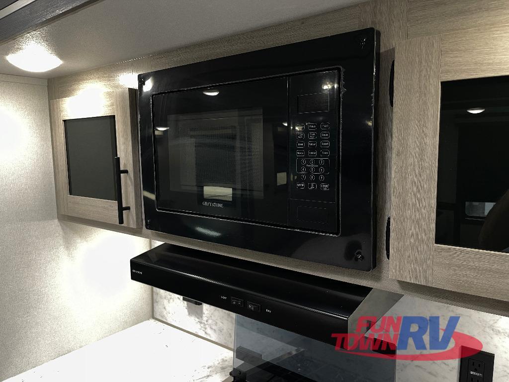 A photo of this 2026 EAST TO WEST Della Terra 272RL