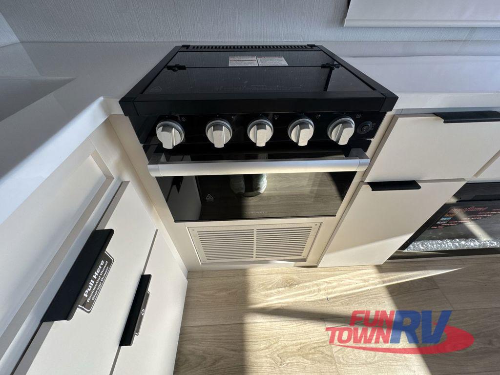 A photo of this 2026 Winnebago Thrive 25RLS