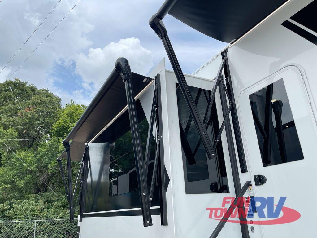 A photo of this 2026 Brinkley MODEL G