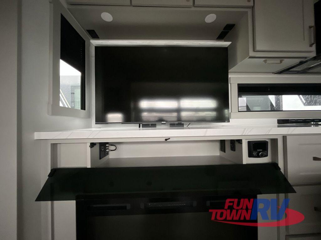 A photo of this 2026 Brinkley MODEL G