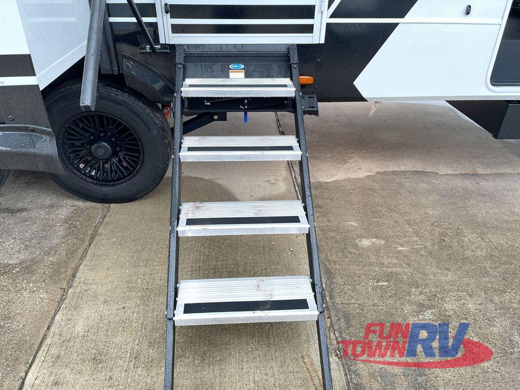 A photo of this 2026 Brinkley MODEL Z