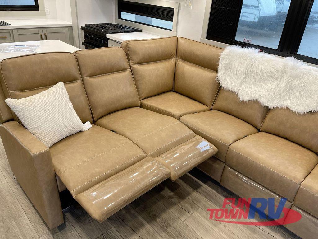 A photo of this 2026 Brinkley MODEL Z
